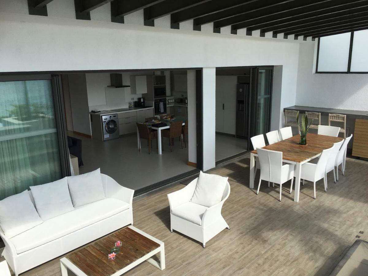 Cap Ouest Beachfront Luxury Penthouse & Apartment Flic-en-Flacq Esterno foto